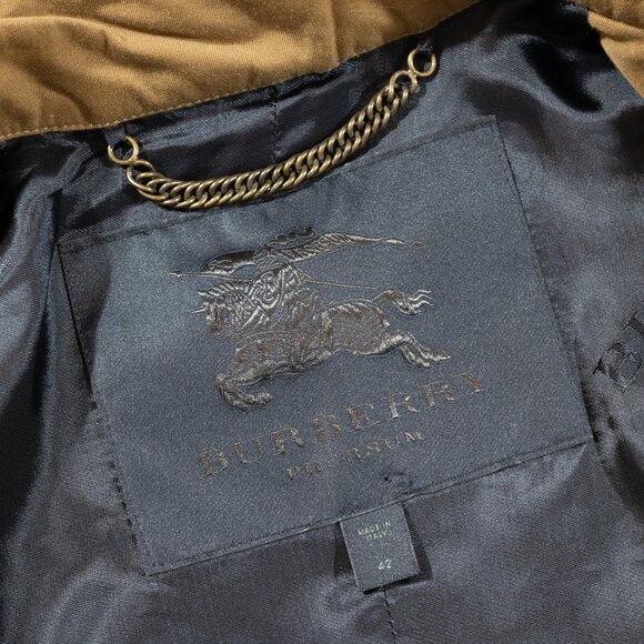 Burberry classic brown trench coat - Picture 4 of 10